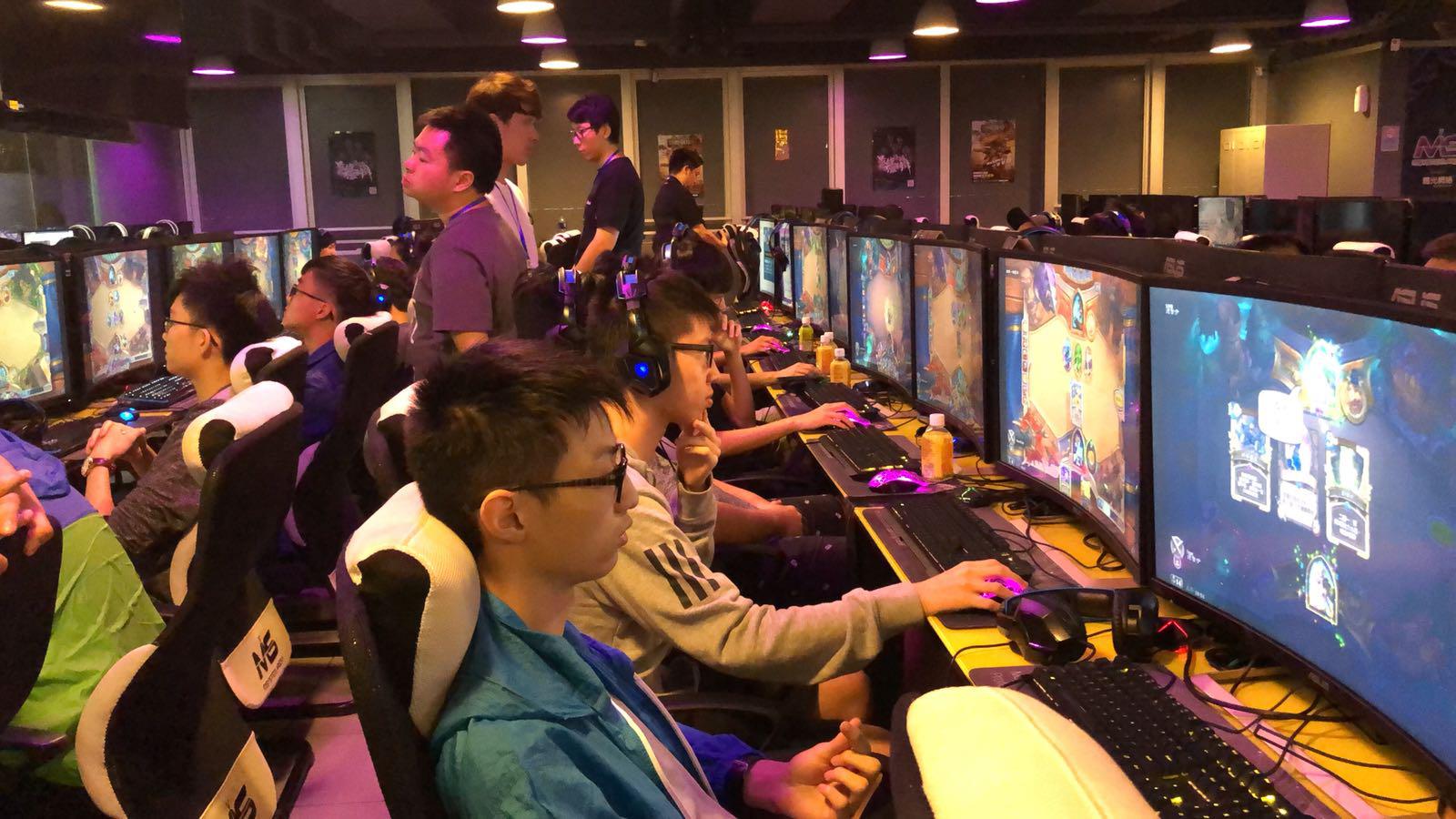 中暑甚至受 中暑甚至受