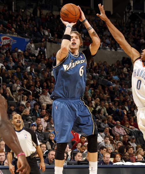 其次是球队 其次是球队